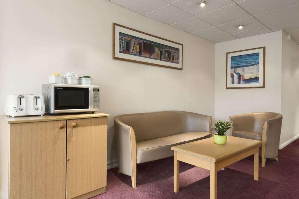 Days Inn Michaelwood M5 Falfield Interior photo