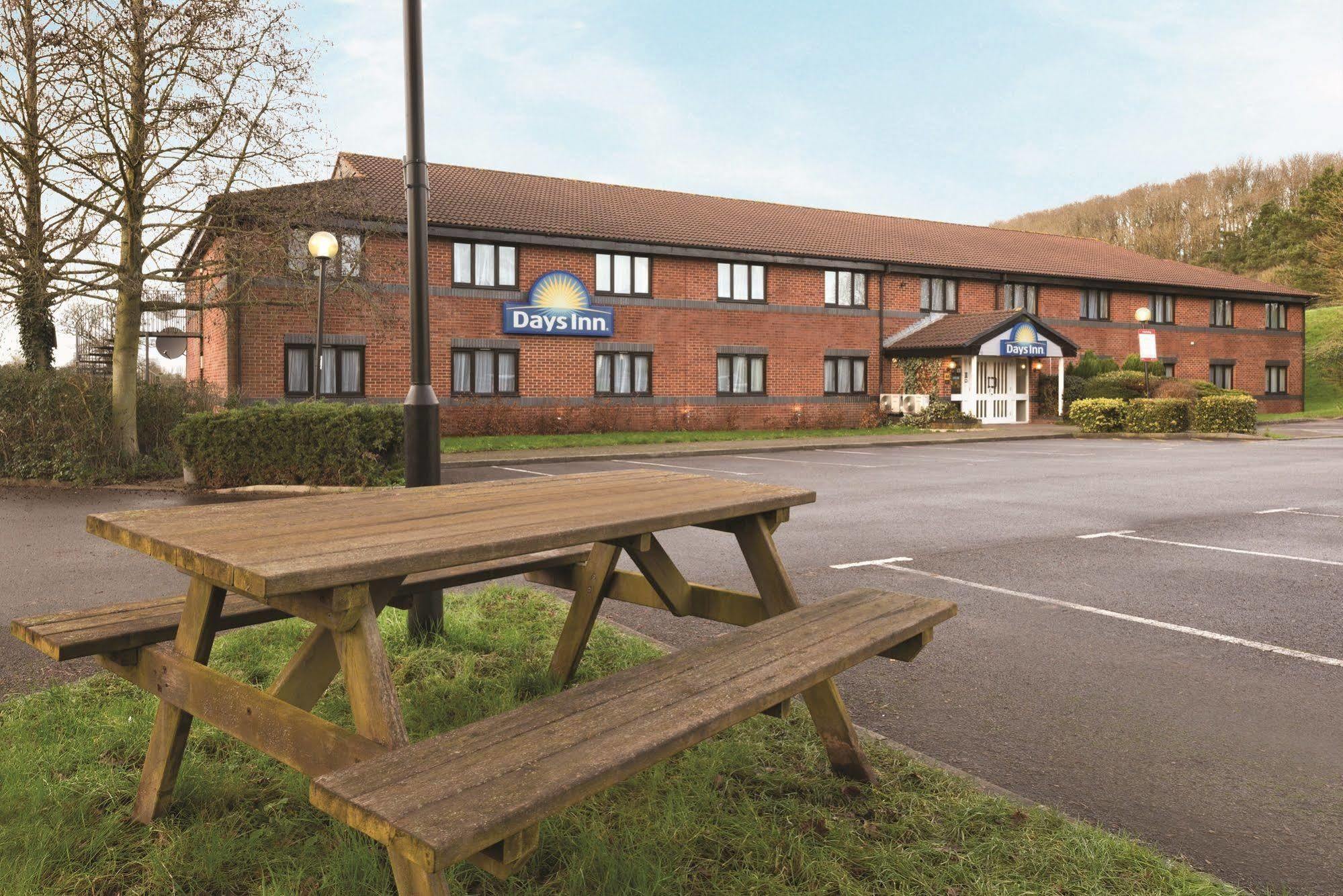Days Inn Michaelwood M5 Falfield Exterior photo