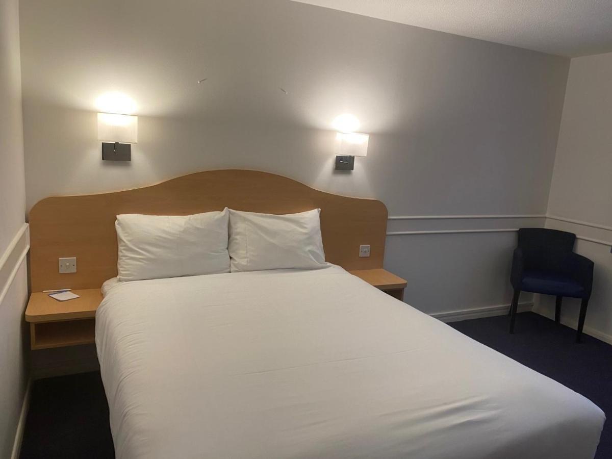Days Inn Michaelwood M5 Falfield Exterior photo