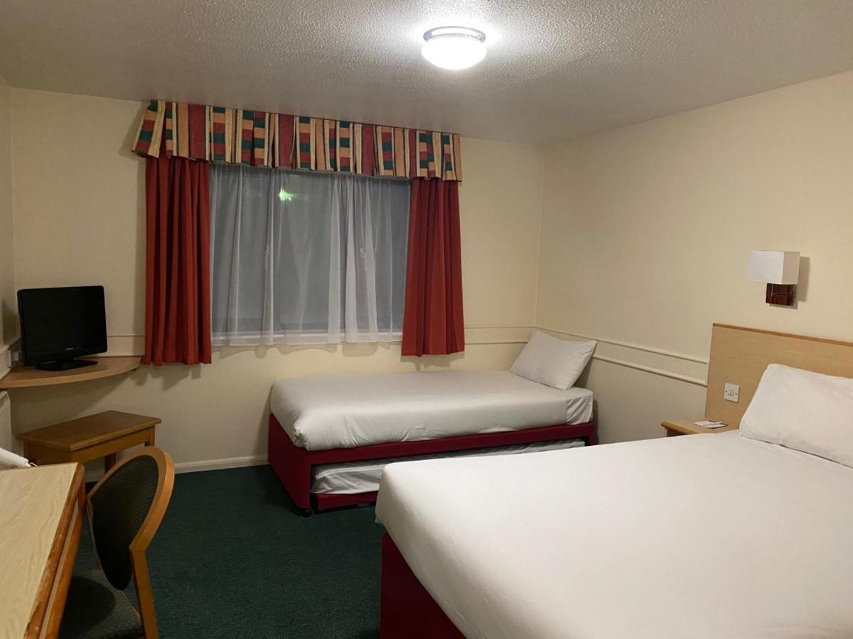 Days Inn Michaelwood M5 Falfield Exterior photo